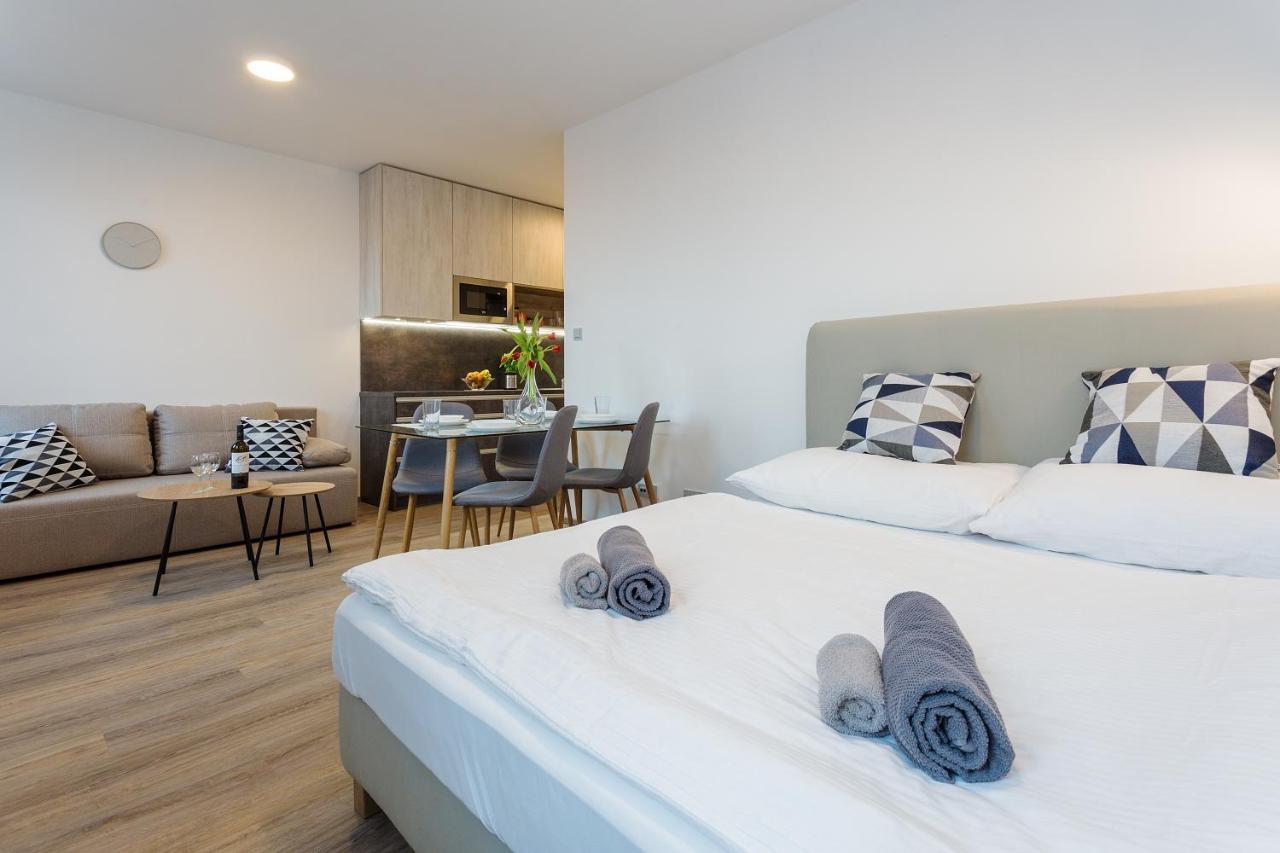 Harfa Apartments براغ المظهر الخارجي الصورة