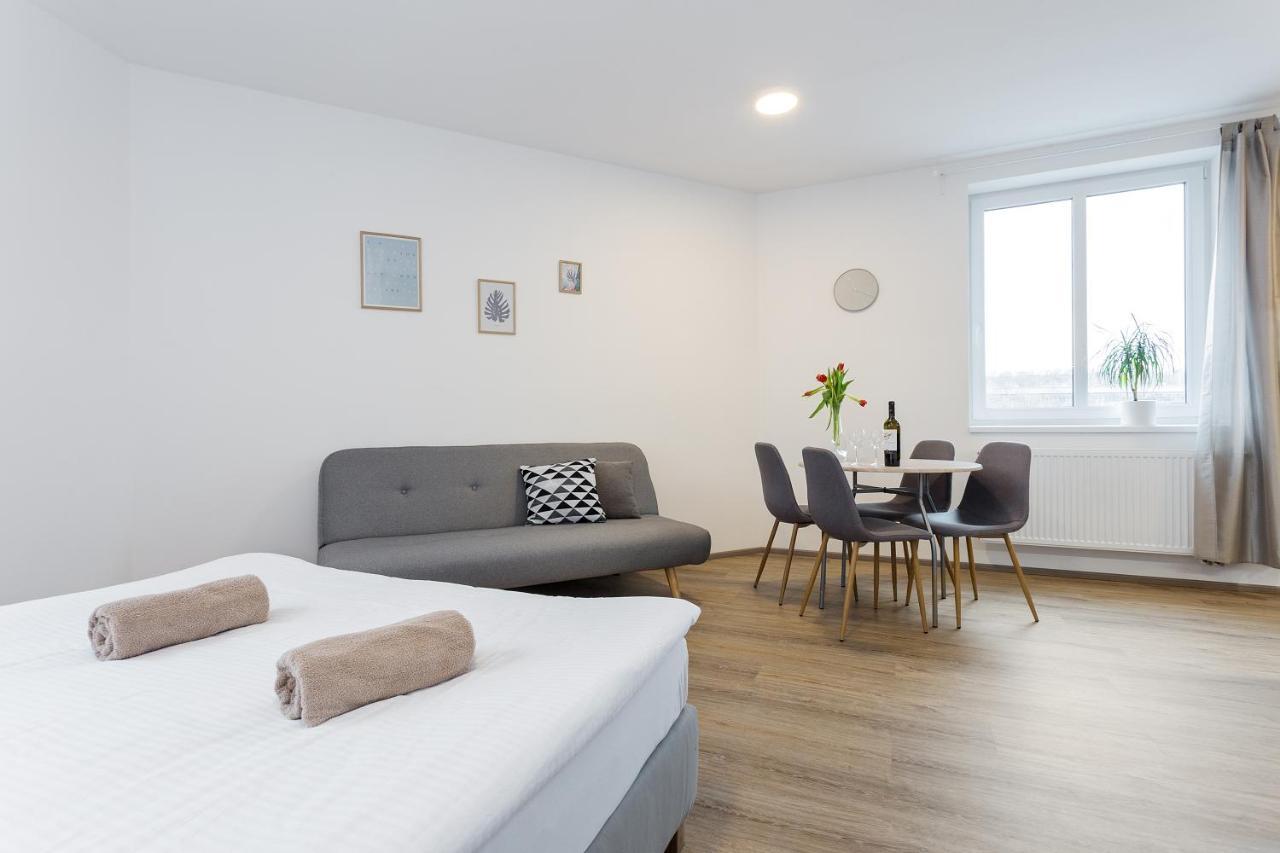 Harfa Apartments براغ المظهر الخارجي الصورة