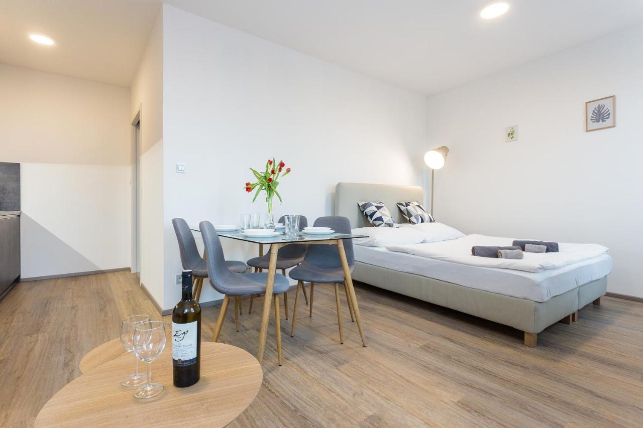 Harfa Apartments براغ المظهر الخارجي الصورة